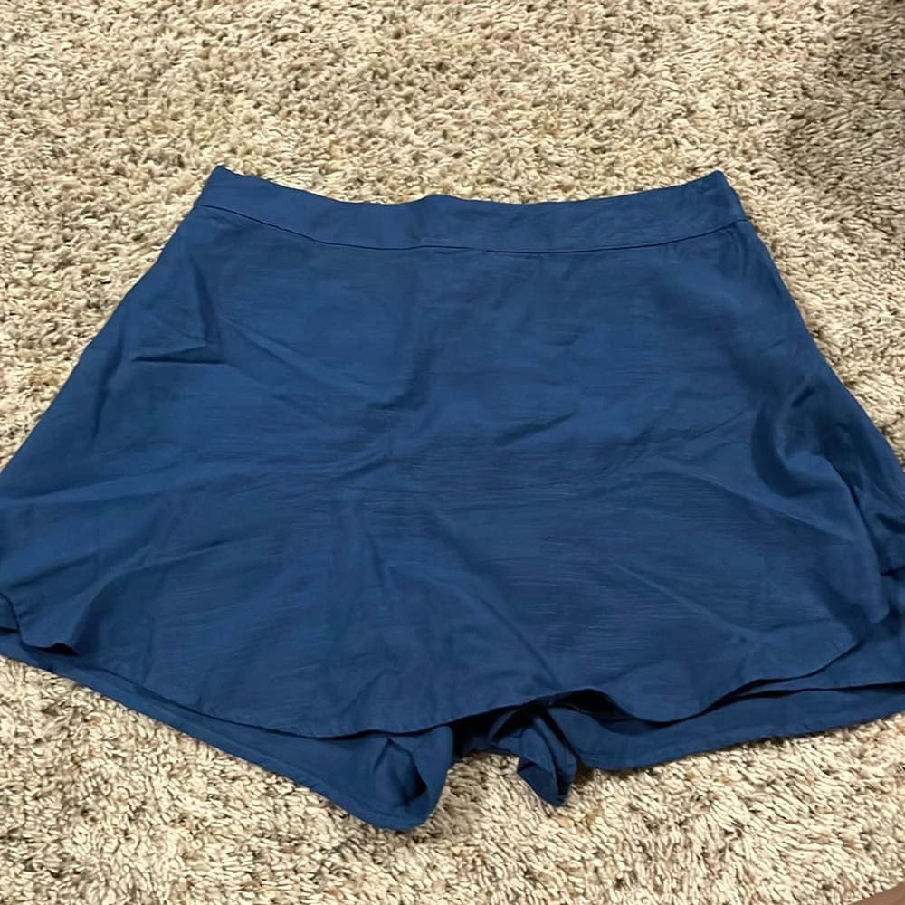 LC Lauren Conrad Medium Blue Skort